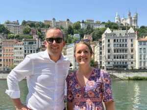 Julien Chevalier (Fondateur Orhatek) et Quitterie Vanneaud (nouvelle consultante RH indépendante, basée à Lyon)